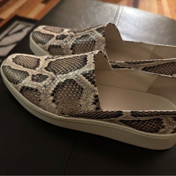 Vince shoes size 8.5 - Picture 5 of 8